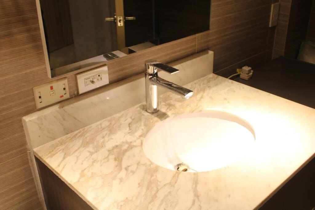 A2J Luxury Bgc Balcony Suite Near Sm Aura Taguig Manila Eksteriør bilde